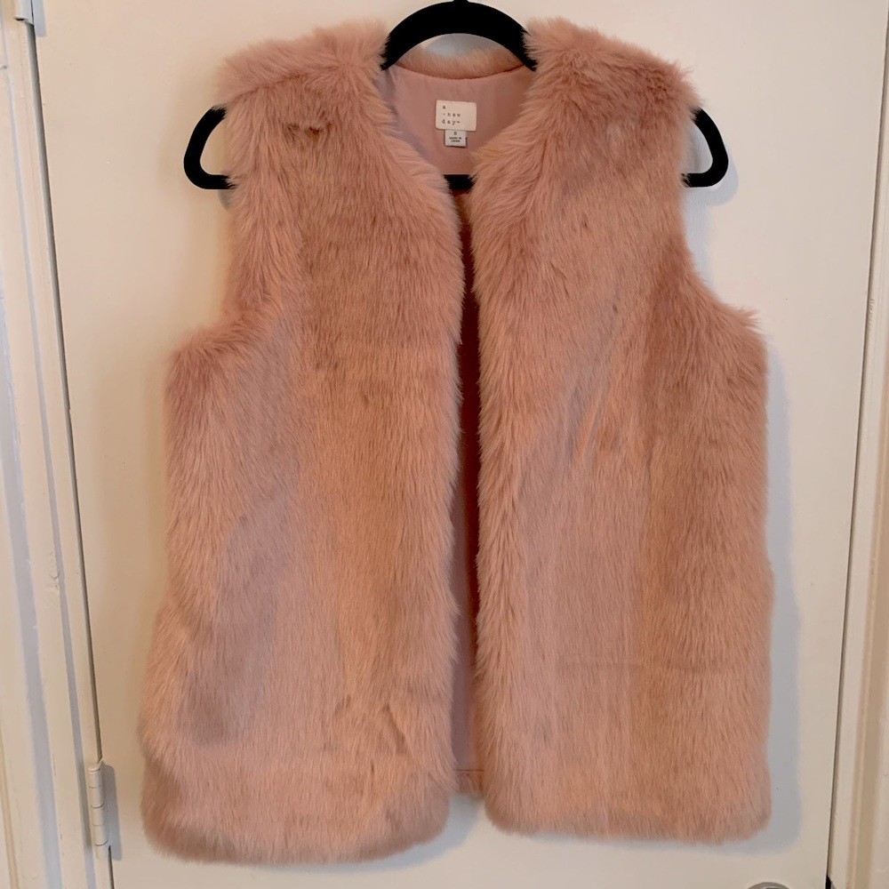 Blush pink faux fur vest! Like 🆕 - only worn once!